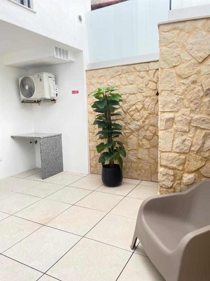 Апартаменты T1 Com Patio Портиман Экстерьер фото